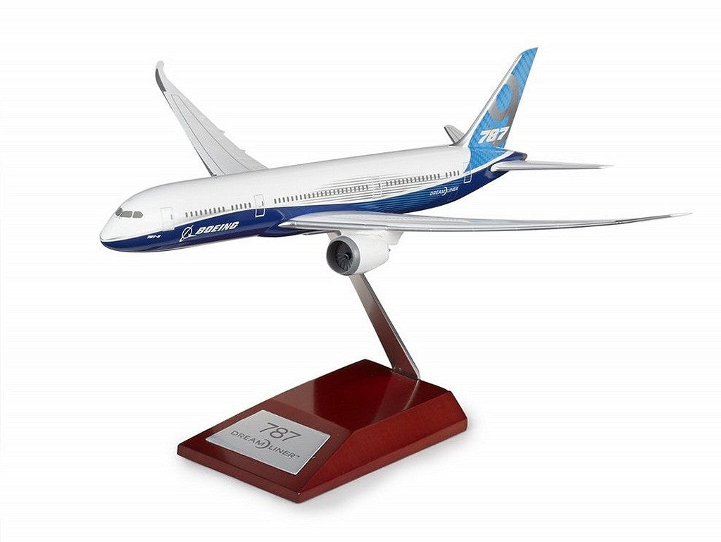 Boeing 787-9 Dreamliner Plastic 1:200 Model [White Box Packaging]